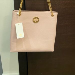 NWT Tory Burch pink everly swingpack